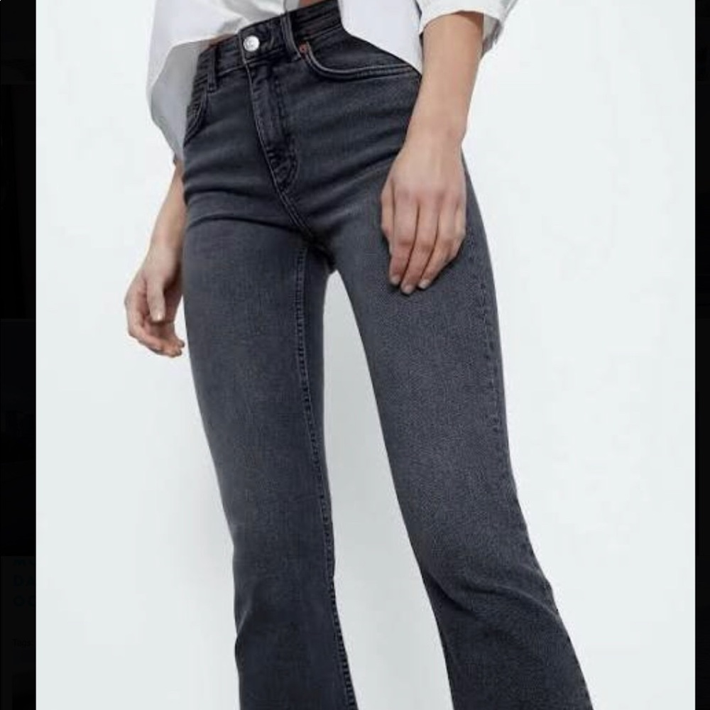 ZARA Mid-rise black cropped flare jeans